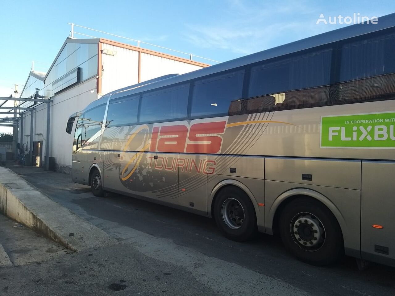 Irizar i6 14.37 coach bus