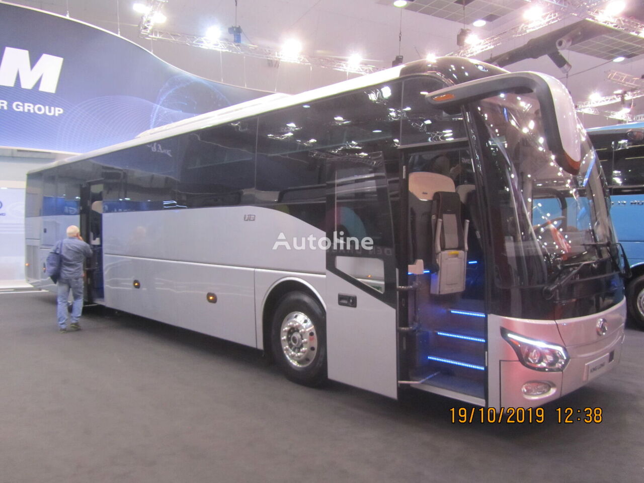 new King Long U12 / U13 coach bus