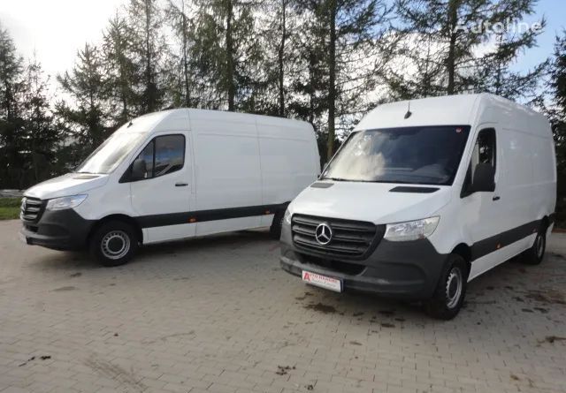 Mercedes-Benz Sprinter L2H2 closed box van