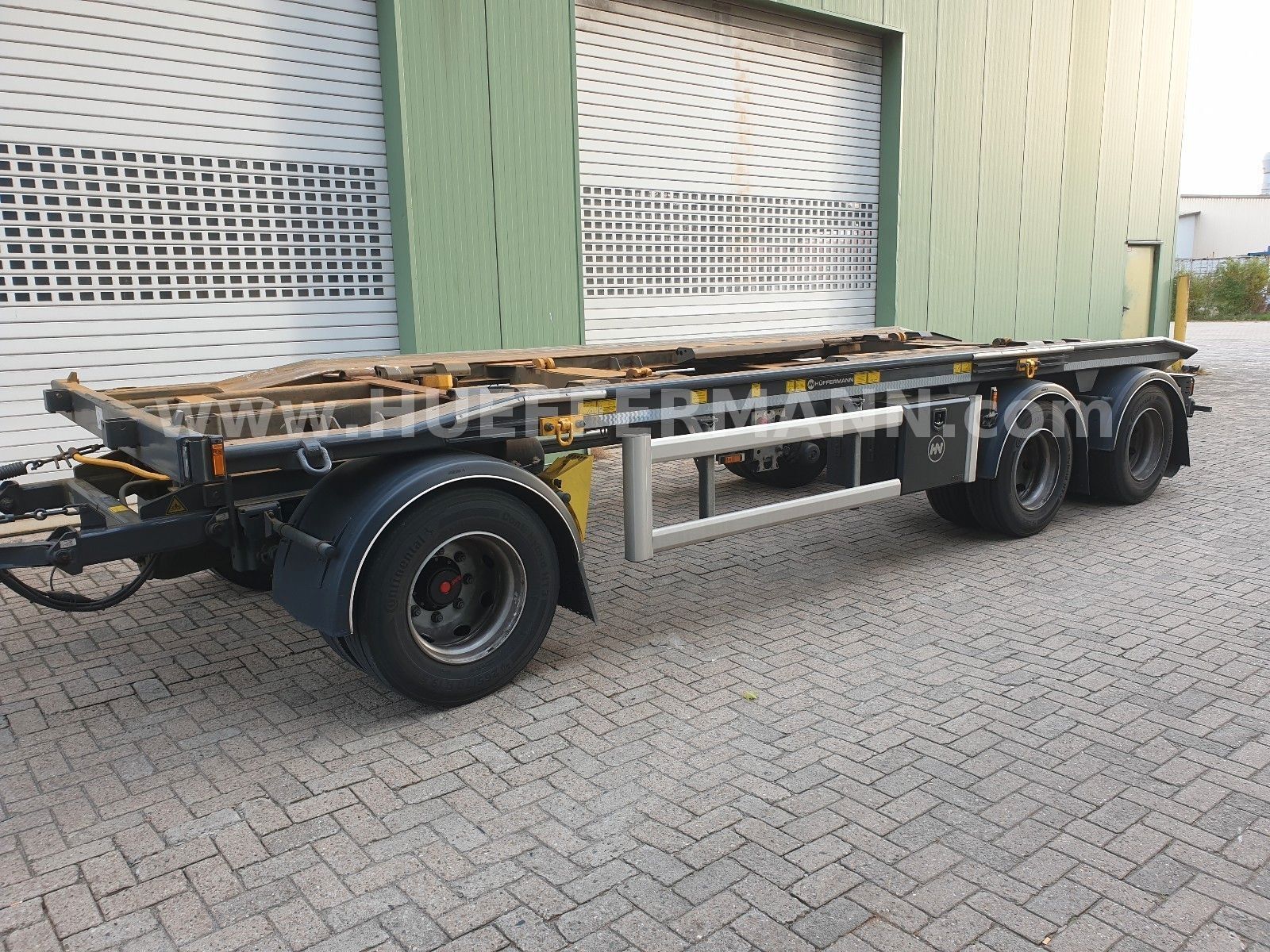Hüffermann HKA 24.70 LS  container chassis trailer