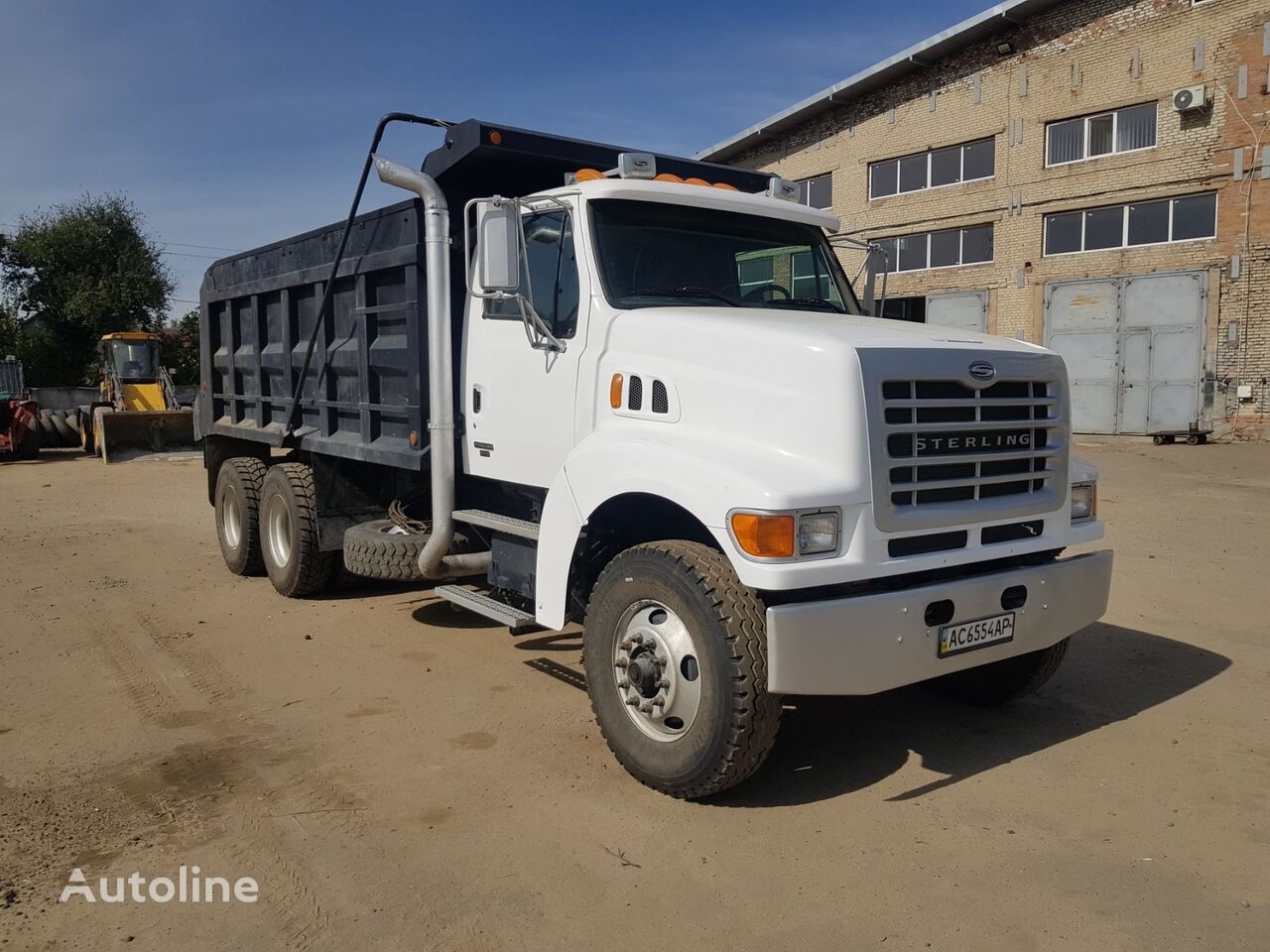 Sterling LT9500 dump truck