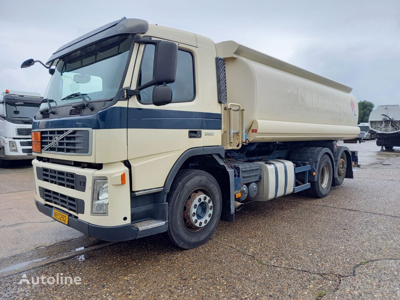 Volvo FM fuel truck