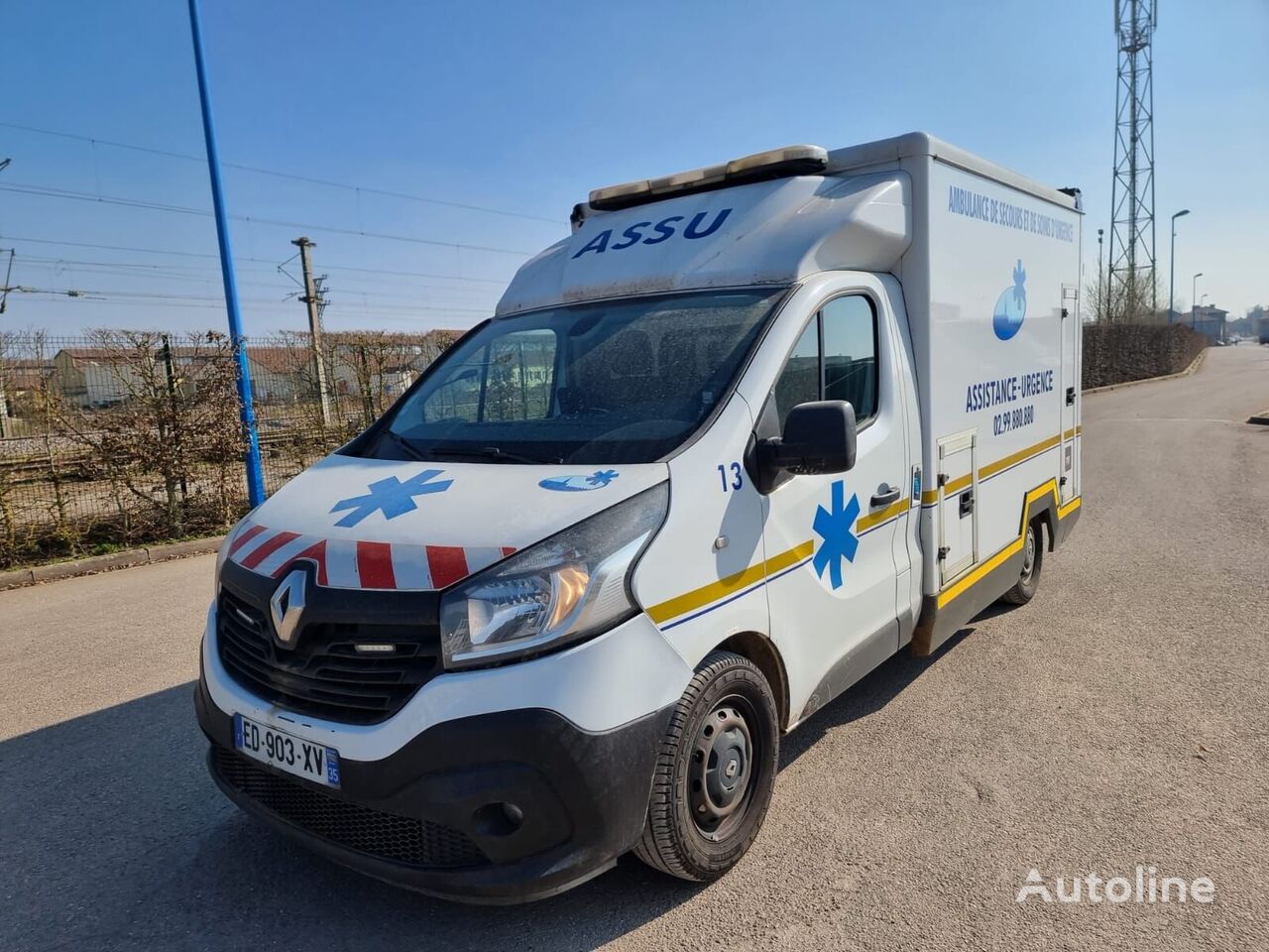 Renault TRAFIC CELLULE CARREE - 2016 ambulance