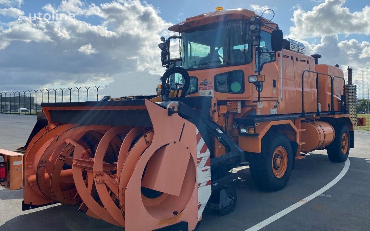 Oshkosh H2723B Airport Schneefräse road sweeper