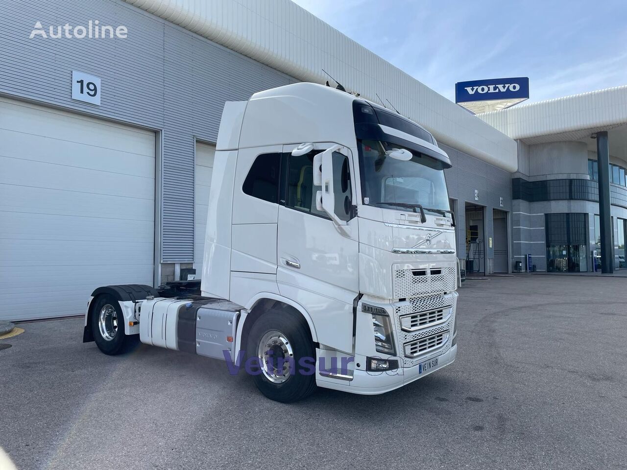 Volvo FH16 truck tractor